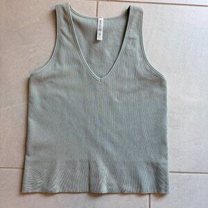 Athleta  Aurora Seamless Crop Tank Top Ribbed Skylark Cacti(pale green) Large